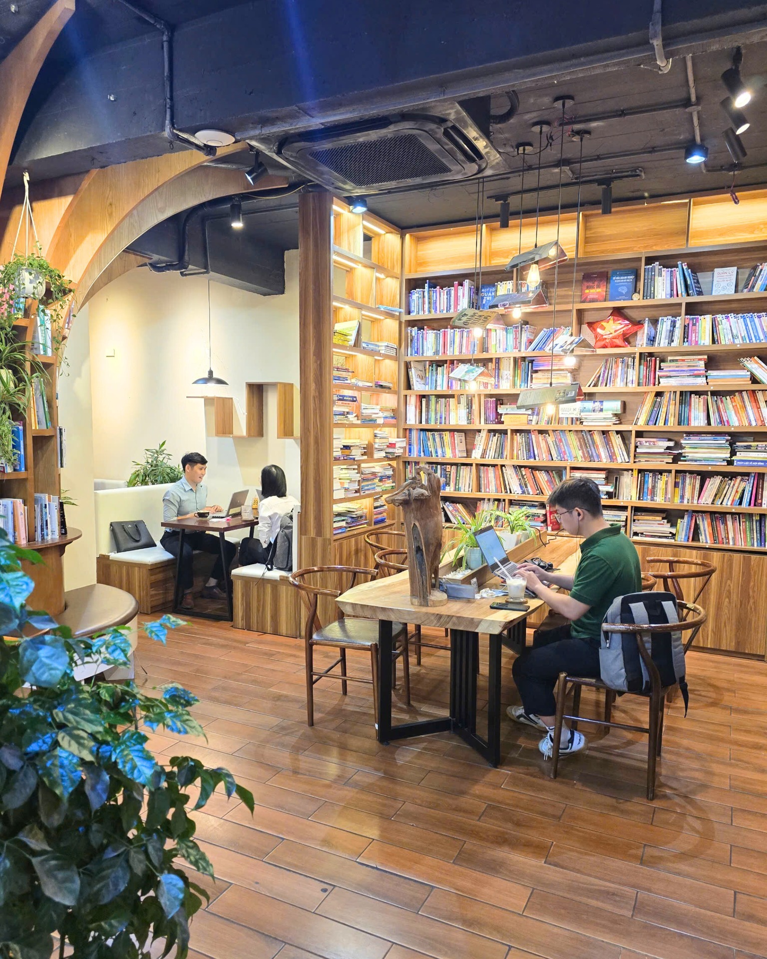 quan-ca-phe-hoc-bai-5